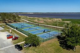 208 Prince St. photo 4