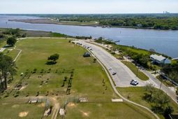 208 Prince St. photo 4