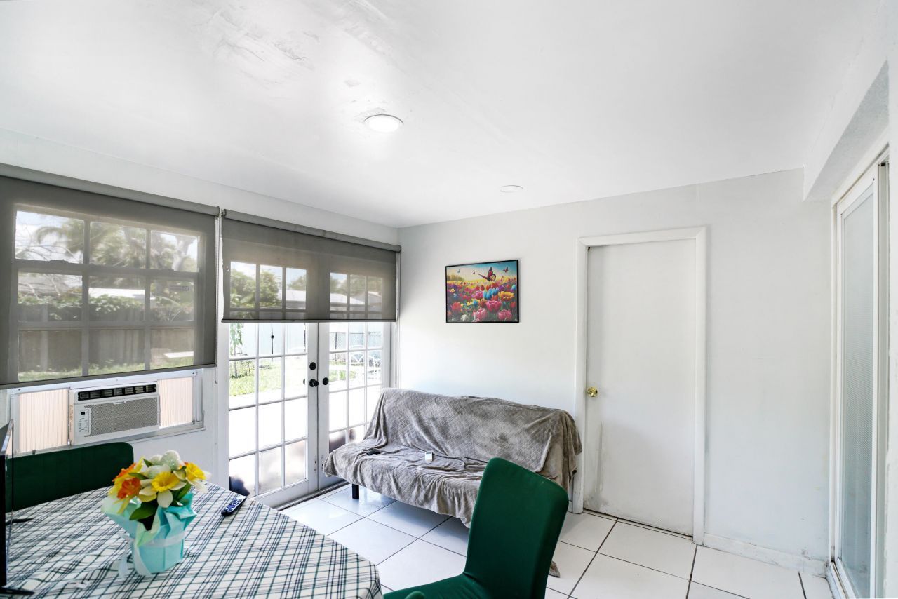 1395 SW 46 Th Avenue, Fort Lauderdale, FL 33317 Photo