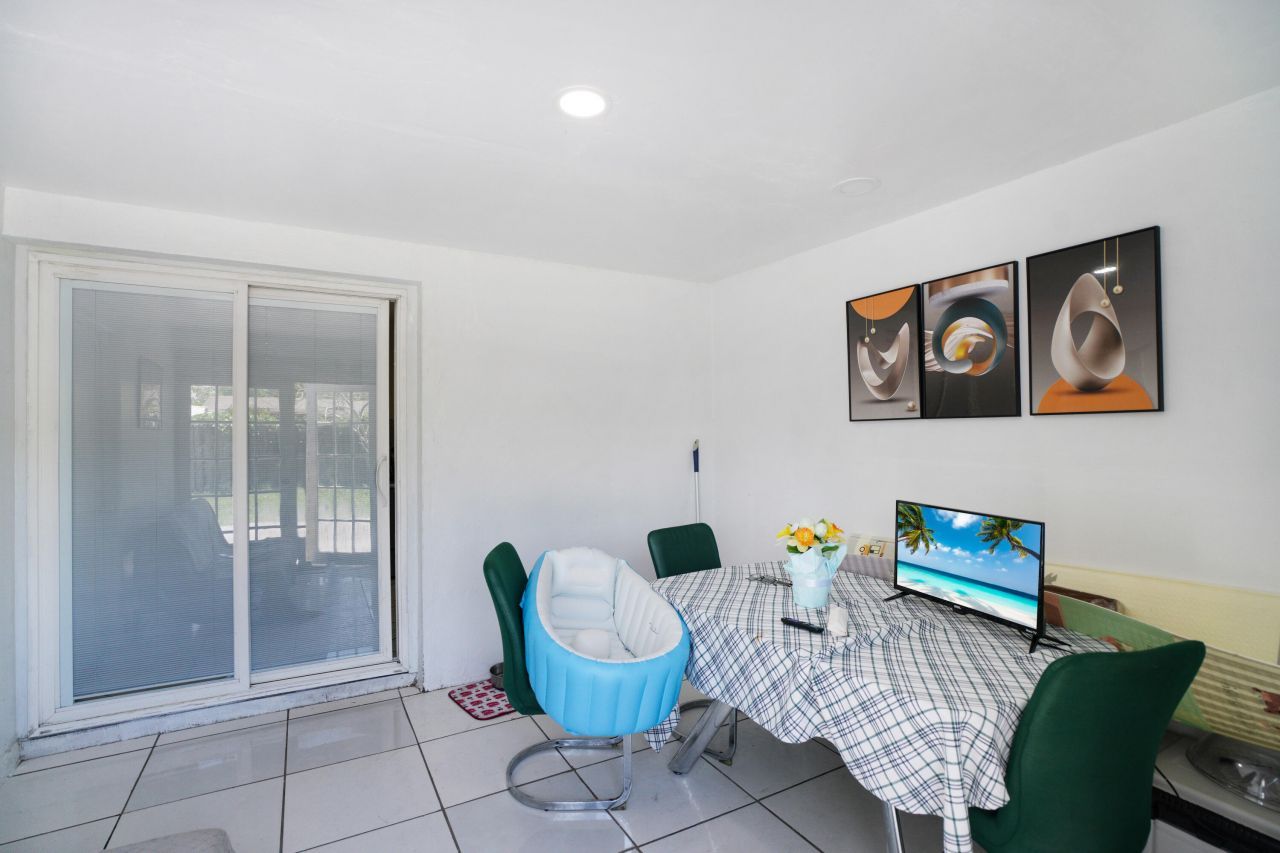 1395 SW 46 Th Avenue, Fort Lauderdale, FL 33317 Photo