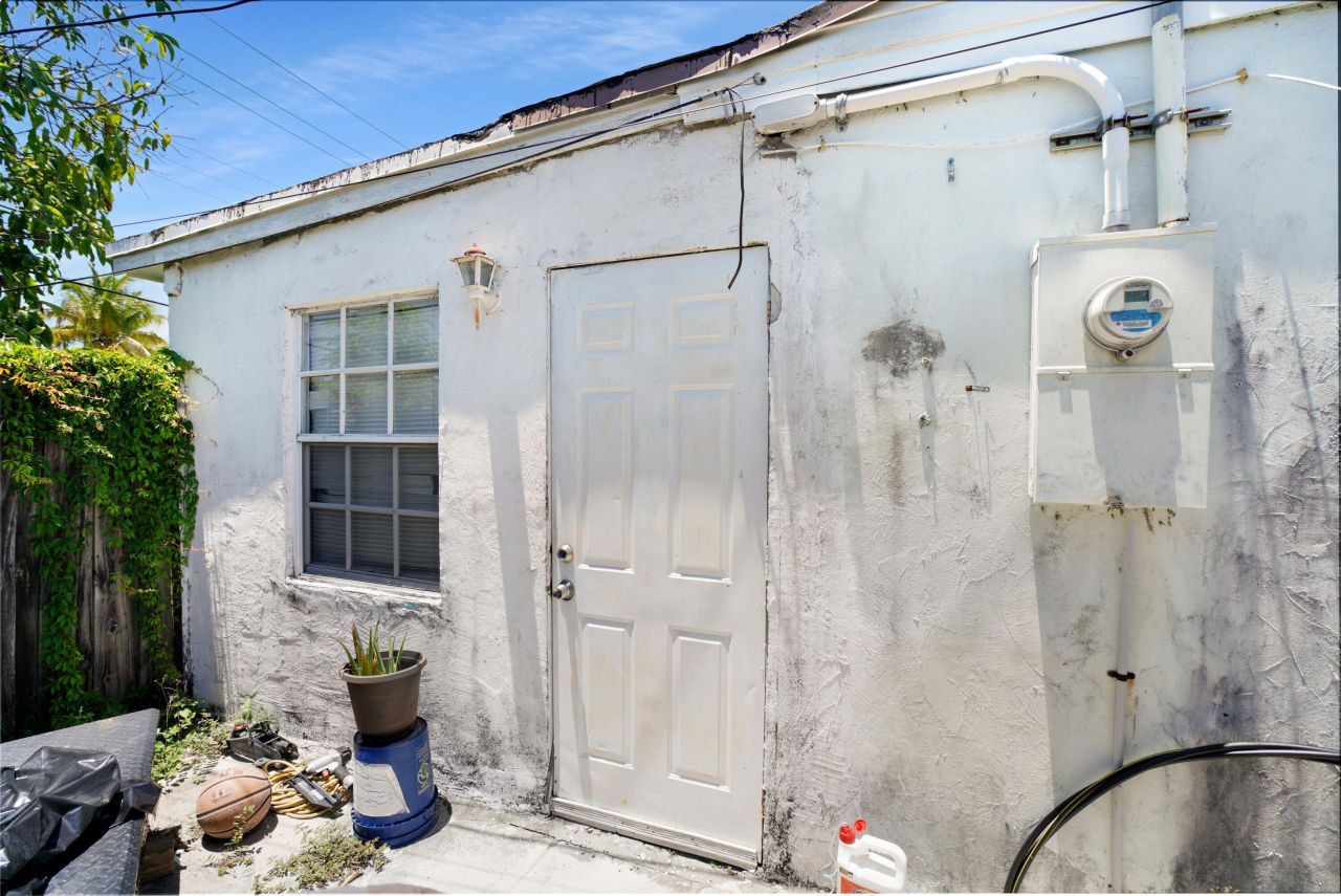 1395 SW 46 Th Avenue, Fort Lauderdale, FL 33317 Photo