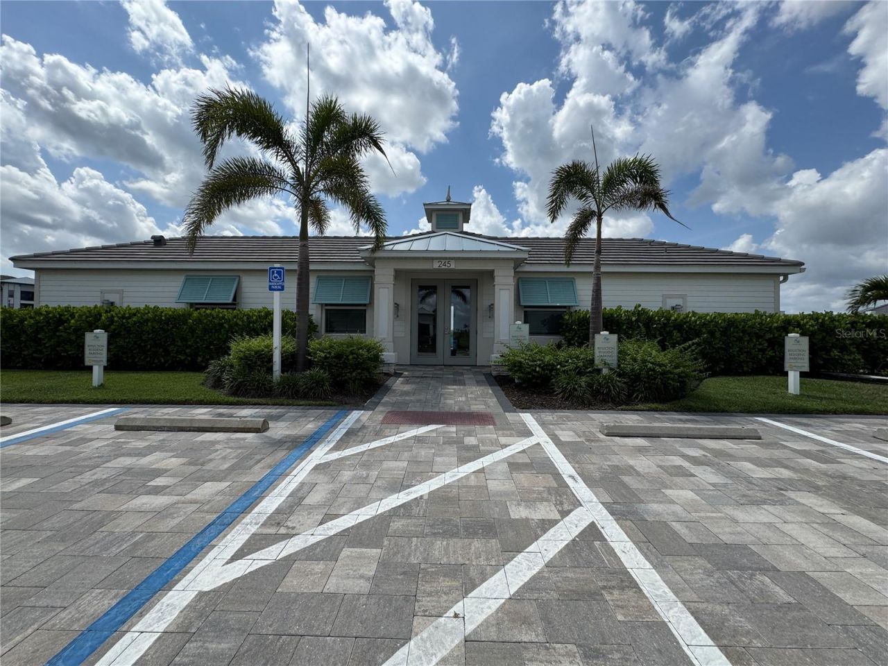 239 Okeeffe Circle, Bradenton, FL 34212 Photo