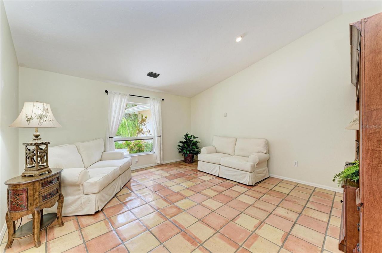 3217 Oak Grove Drive, Sarasota, FL 34243 Photo