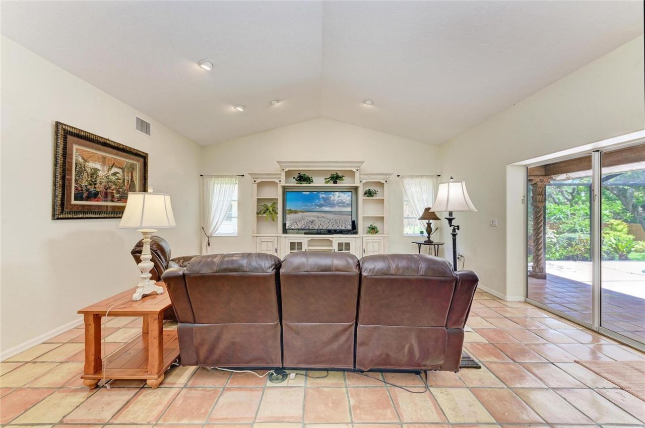 3217 Oak Grove Drive, Sarasota, FL 34243 Photo