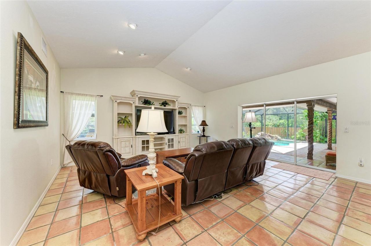 3217 Oak Grove Drive, Sarasota, FL 34243 Photo