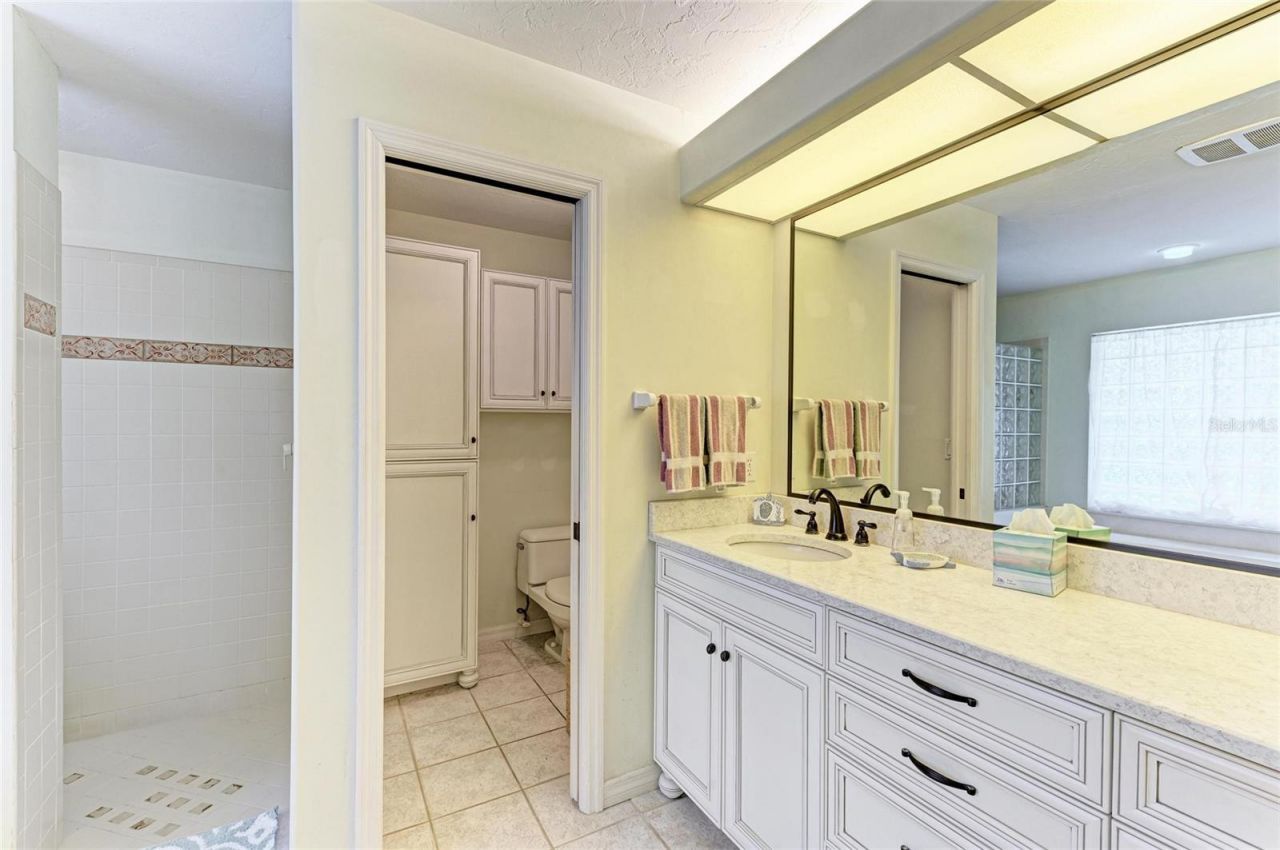 3217 Oak Grove Drive, Sarasota, FL 34243 Photo