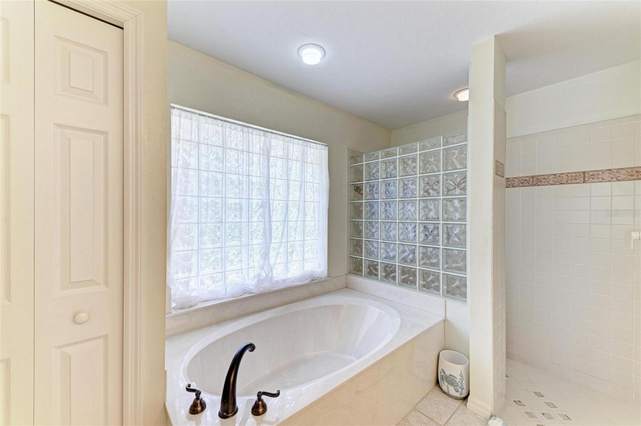 3217 Oak Grove Drive, Sarasota, FL 34243 Photo