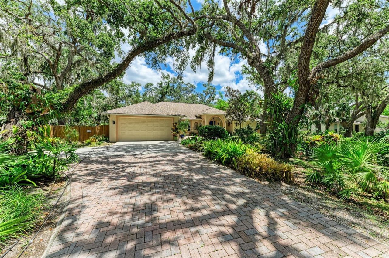 3217 Oak Grove Drive, Sarasota, FL 34243 Photo