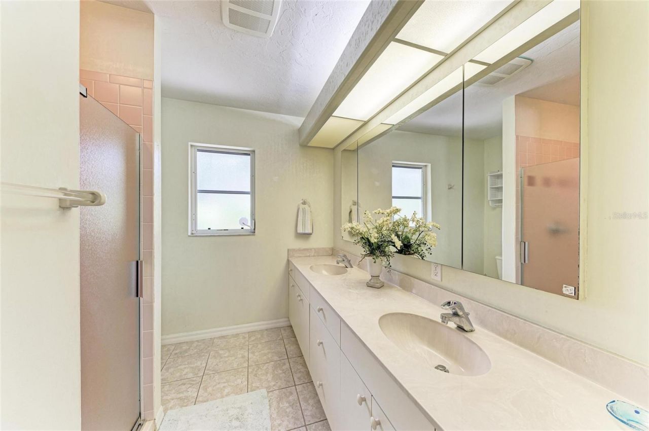 3217 Oak Grove Drive, Sarasota, FL 34243 Photo