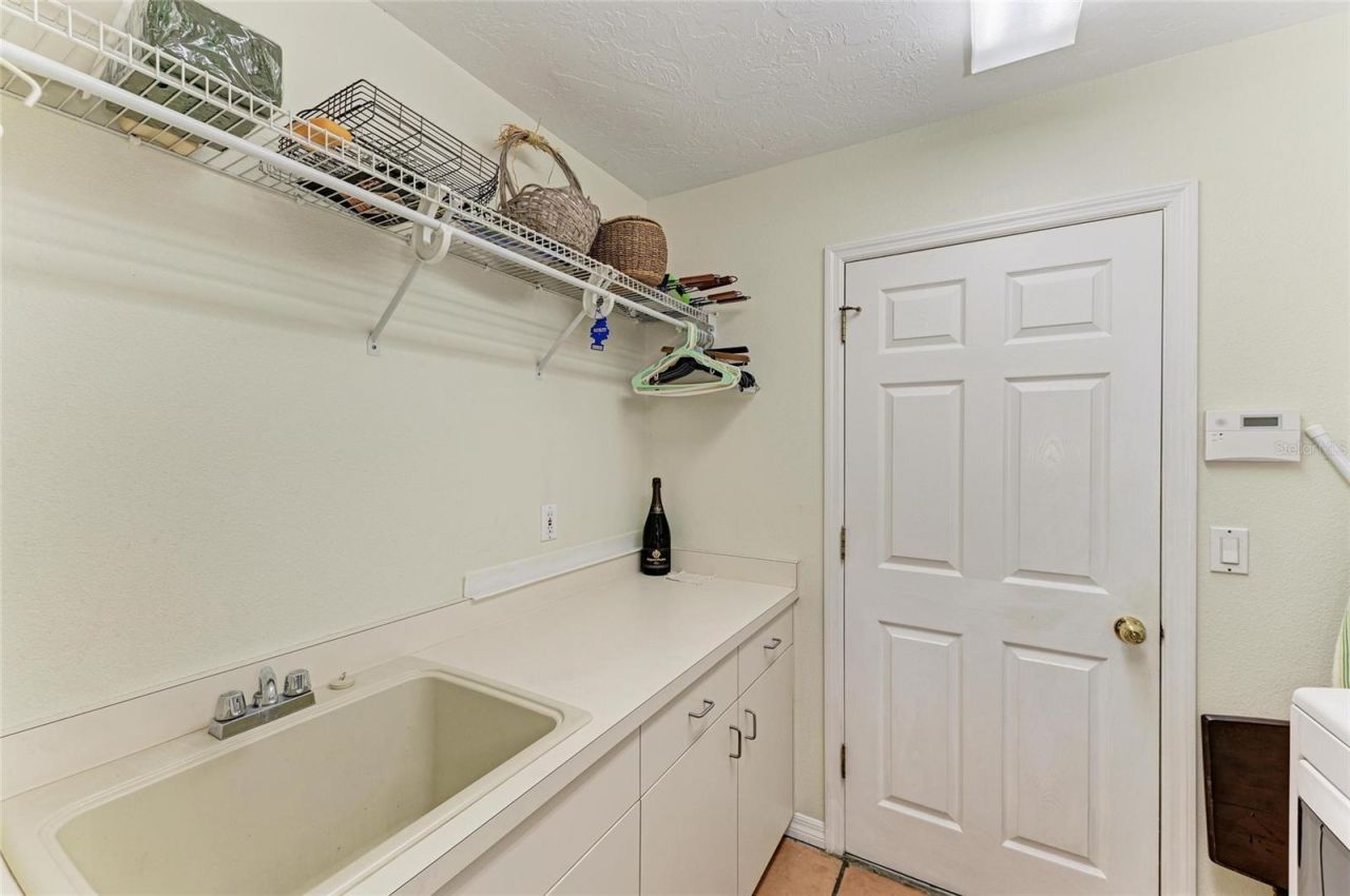 3217 Oak Grove Drive, Sarasota, FL 34243 Photo