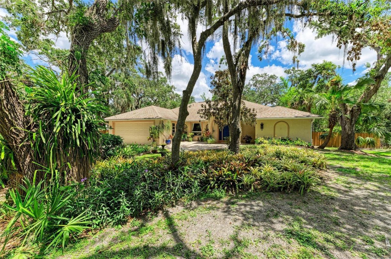 3217 Oak Grove Drive, Sarasota, FL 34243 Photo