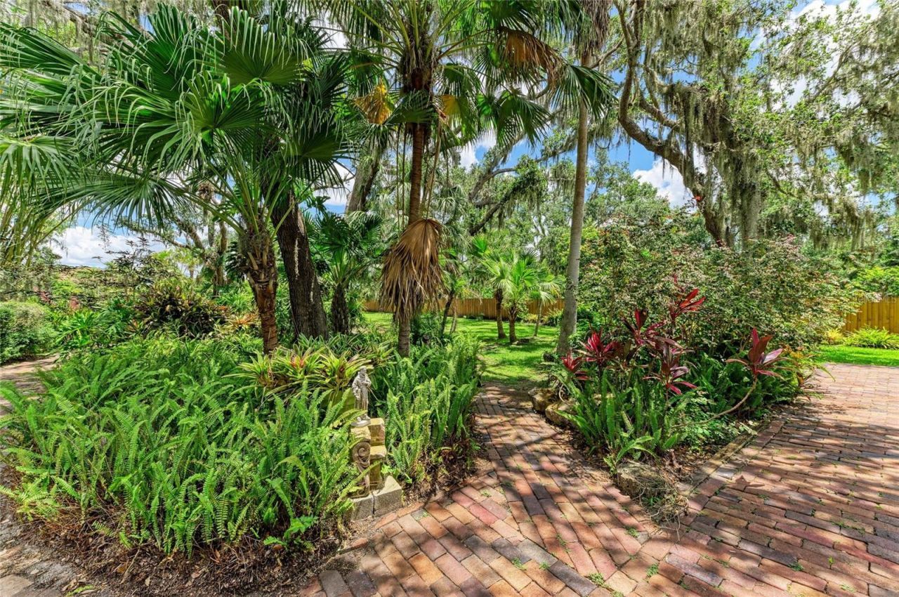 3217 Oak Grove Drive, Sarasota, FL 34243 Photo