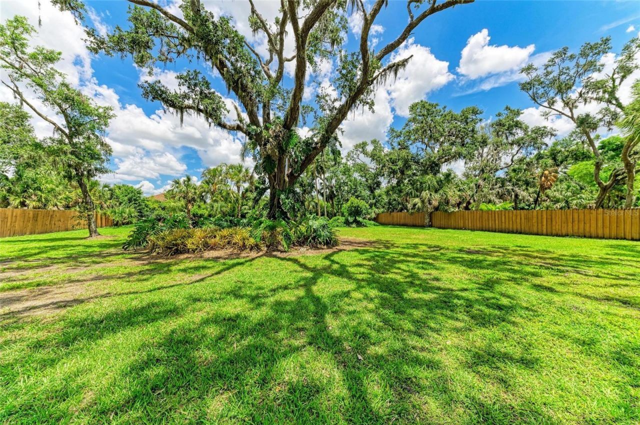 3217 Oak Grove Drive, Sarasota, FL 34243 Photo