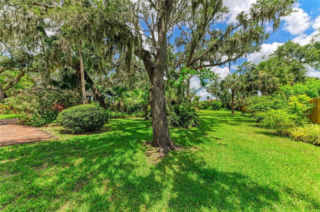 3217 Oak Grove Drive, Sarasota, FL 34243 Photo