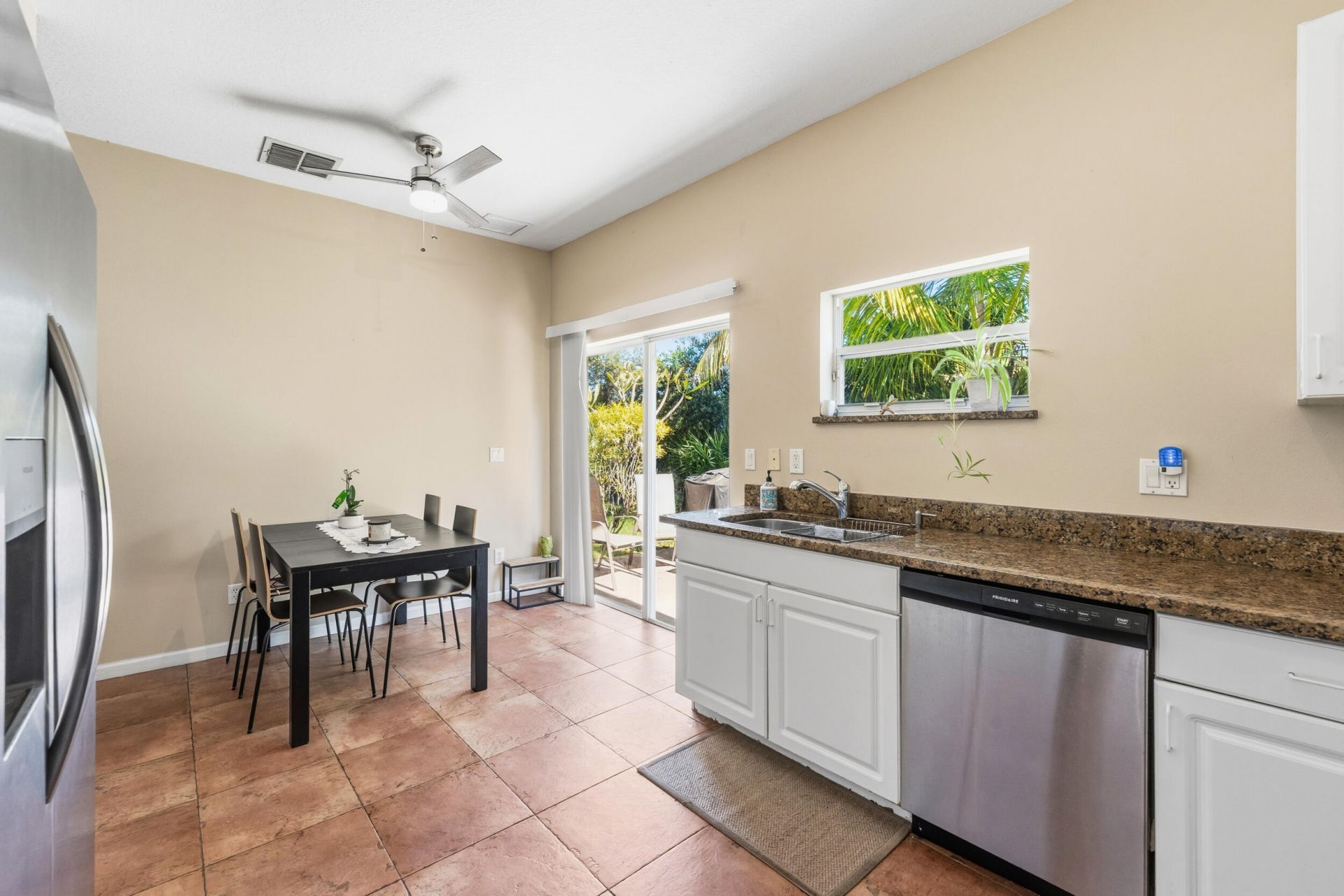 624 NE Bent Paddle Lane, Port Saint Lucie, FL 34983 Photo
