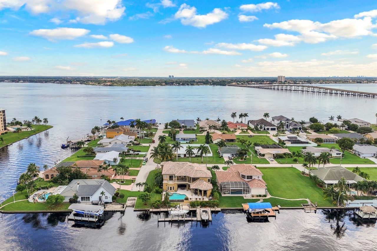 4402 SE 20th Avenue, Cape Coral, FL 33904 Photo