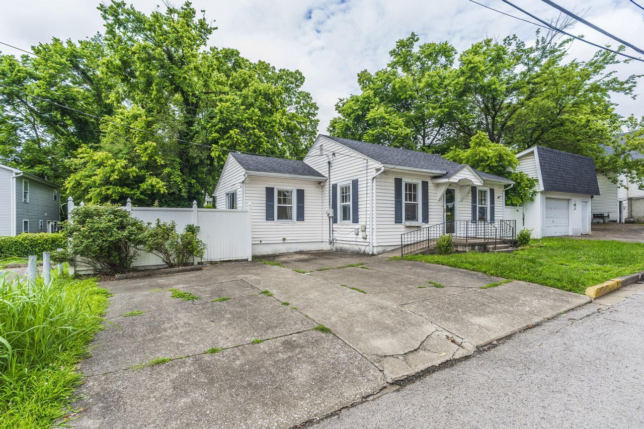 304 Wellington Court, Richmond, KY 40475 Main Photo