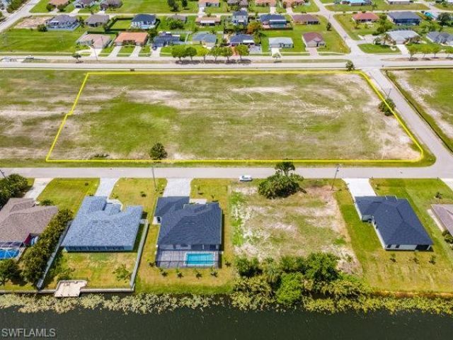 845 Trafalgar Pkwy, Cape Coral, FL 33991 Photo