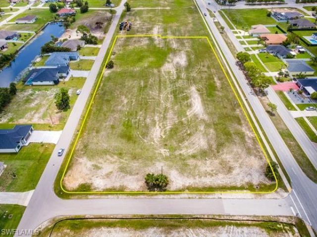 845 Trafalgar Pkwy, Cape Coral, FL 33991 Photo