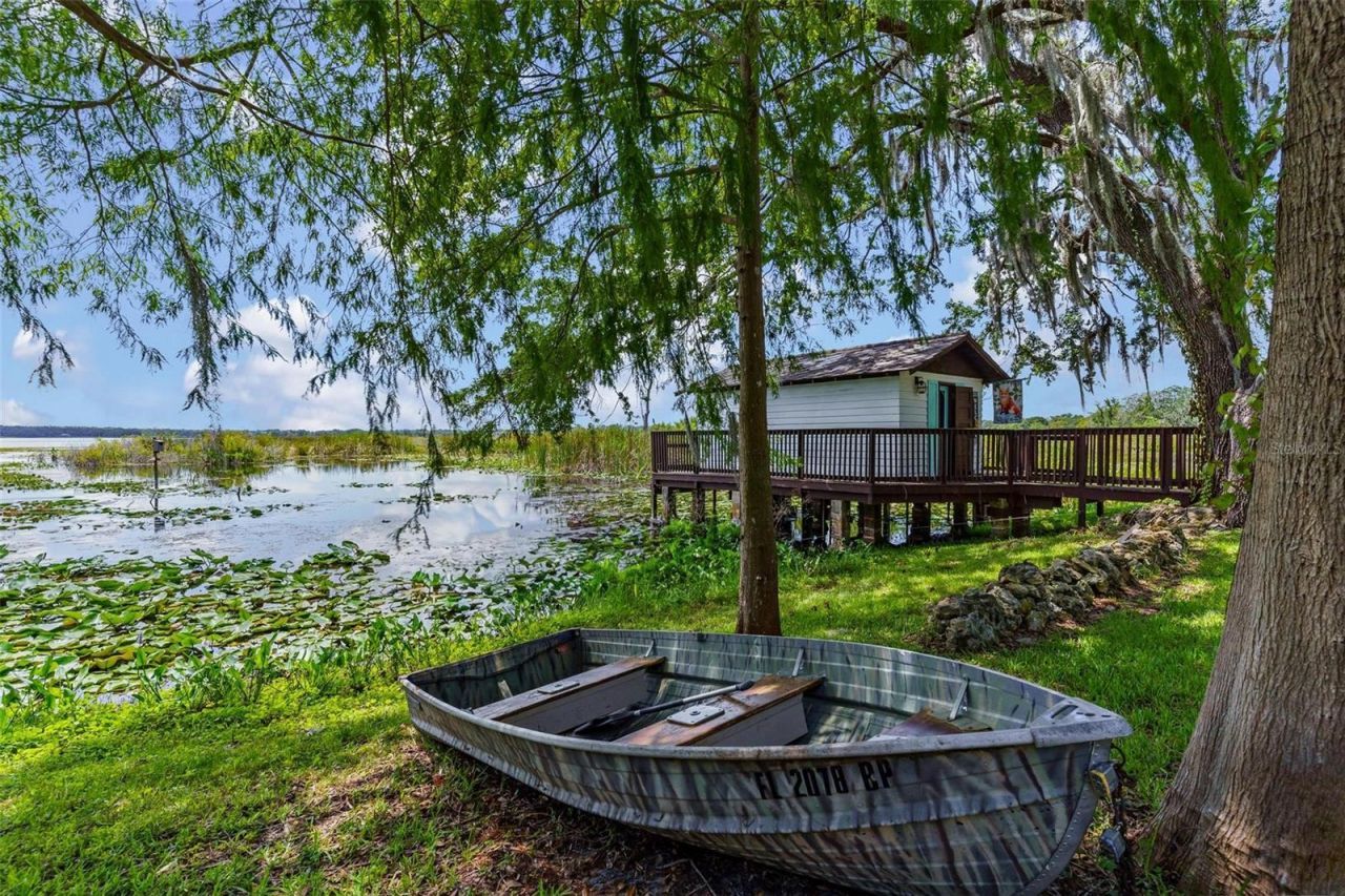 9233 Silver Lake Drive, Leesburg, FL 34788 Photo