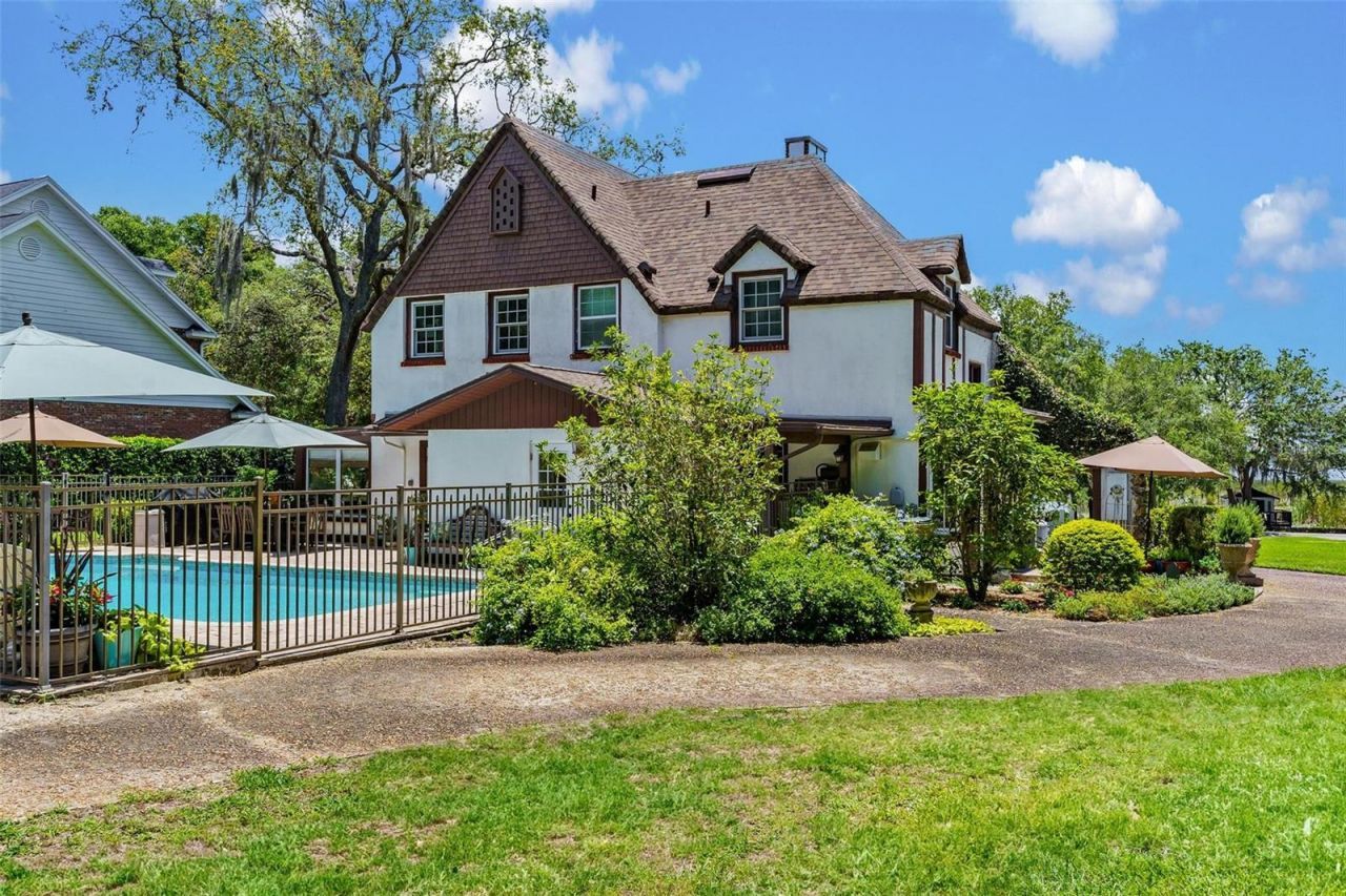 9233 Silver Lake Drive, Leesburg, FL 34788 Photo