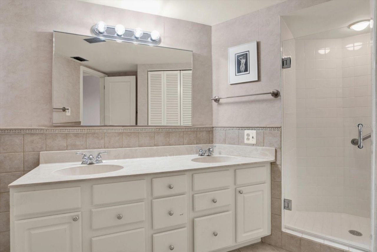 1200 N Shore Drive Ne, Unit 404, Saint Petersburg, FL 33701 Photo