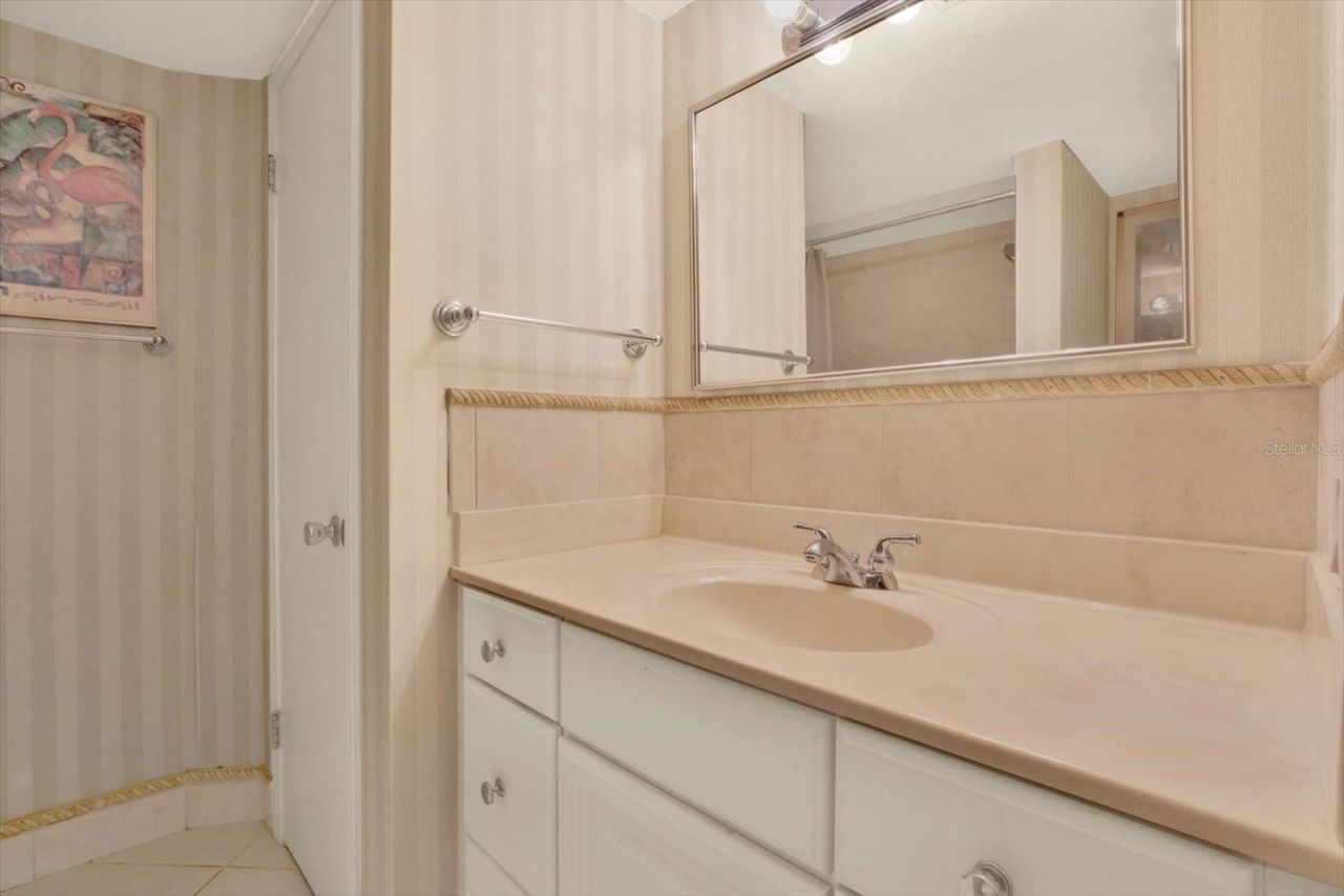 1200 N Shore Drive Ne, Unit 404, Saint Petersburg, FL 33701 Photo