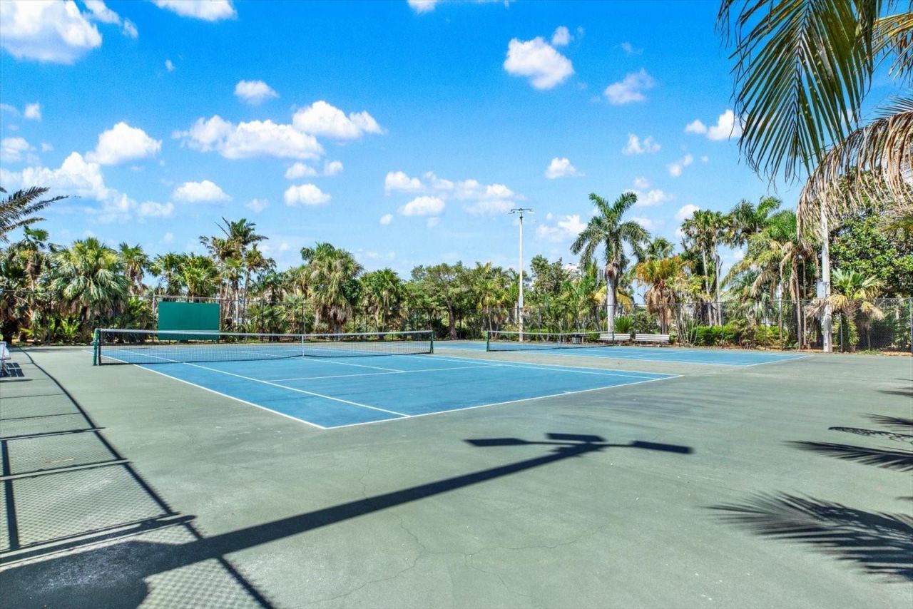 1200 N Shore Drive Ne, Unit 404, Saint Petersburg, FL 33701 Photo