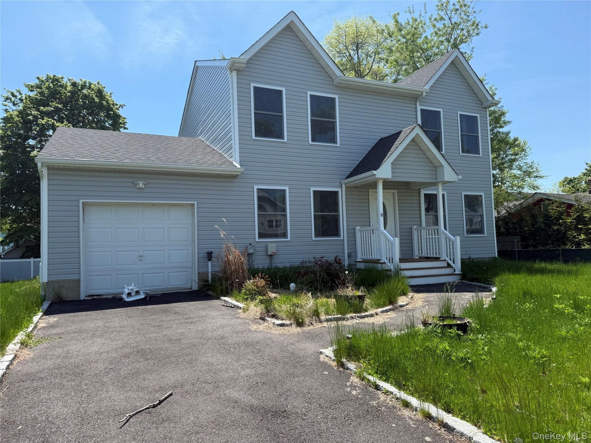 8 W Narcissus Road, Mastic Beach, NY 11951 Main Photo
