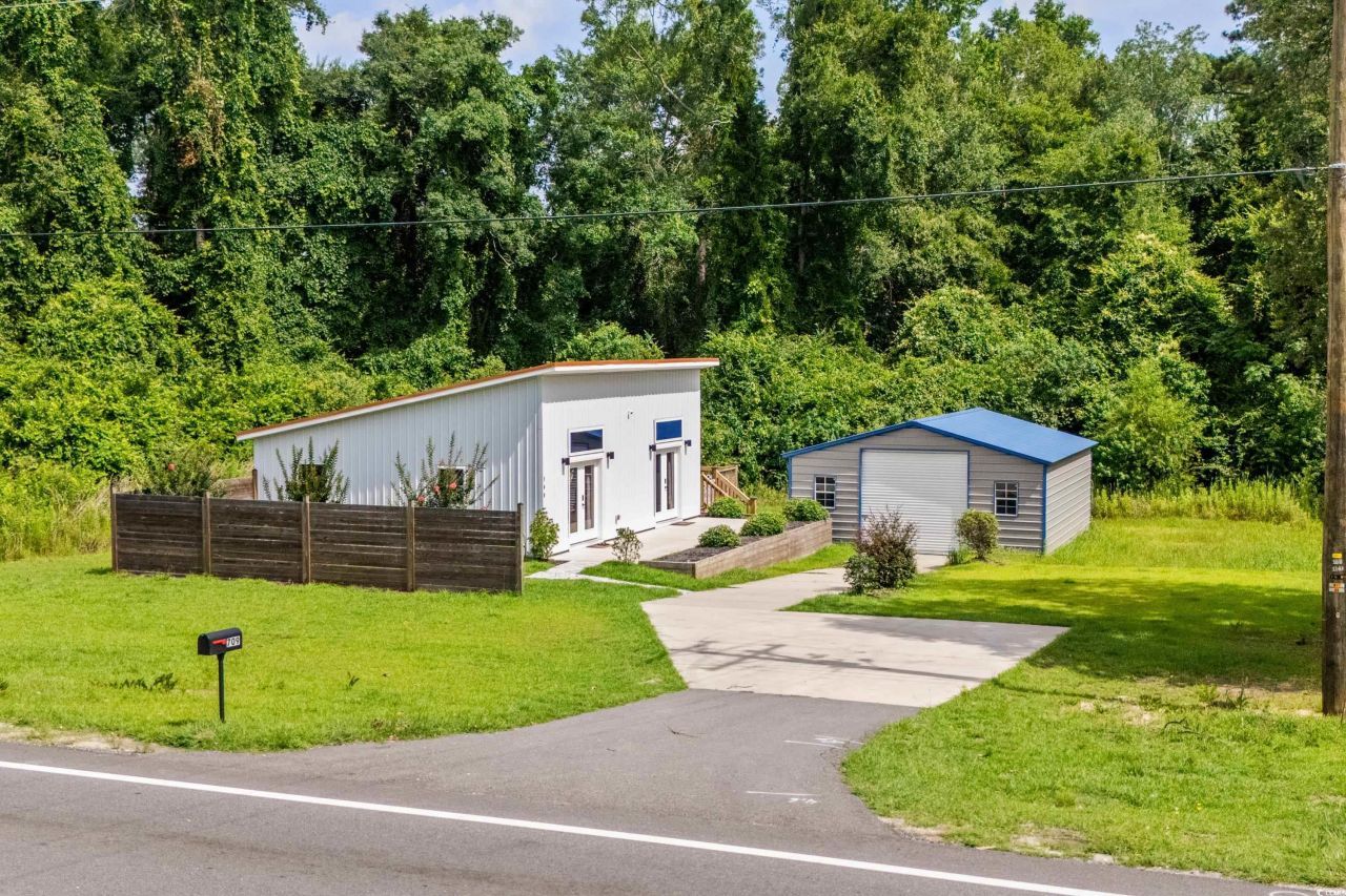 709 Highway 90 Photo 1