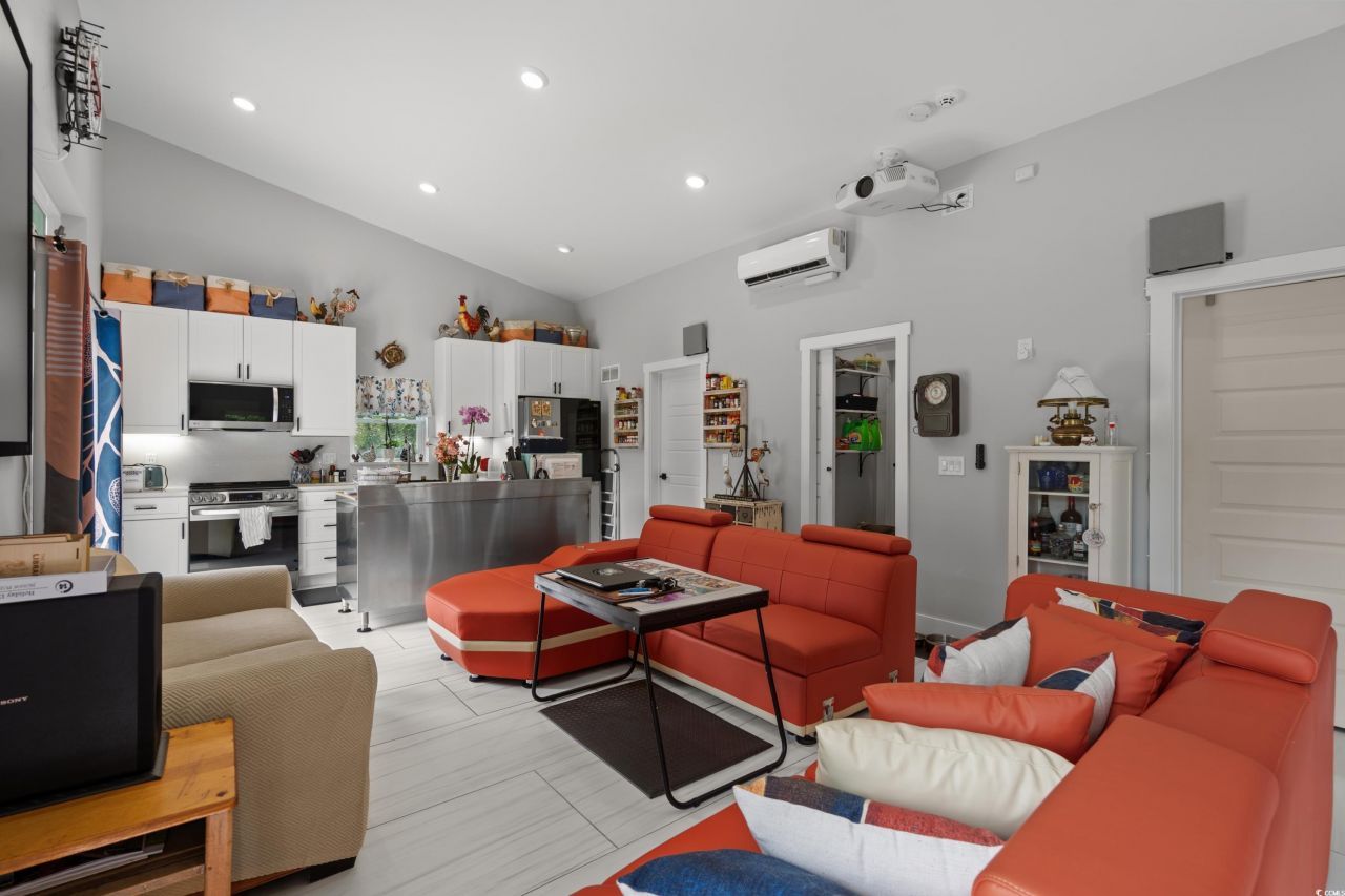 709 Highway 90 Photo 10