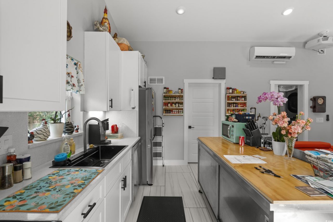 709 Highway 90 Photo 11