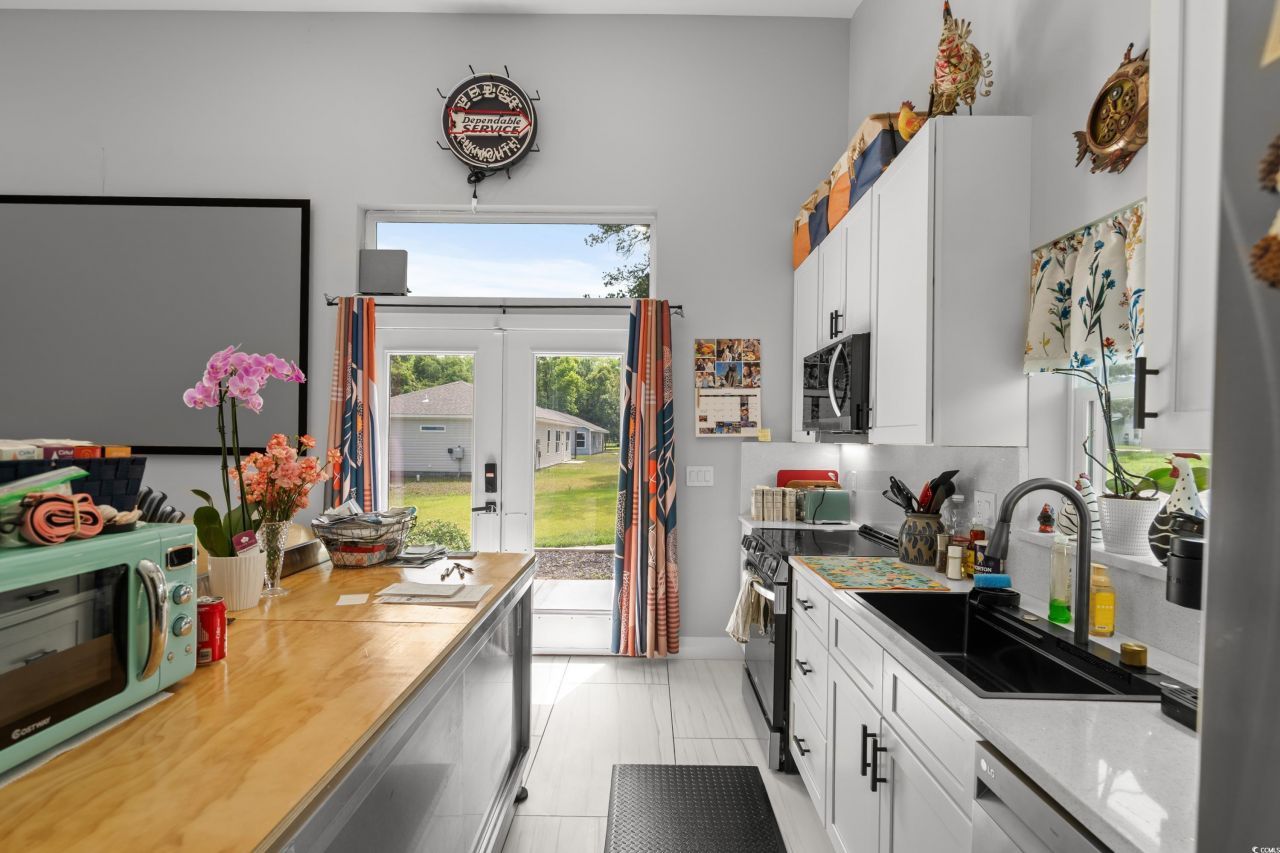 709 Highway 90 Photo 13