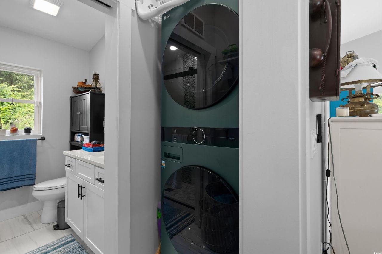 709 Highway 90 Photo 17