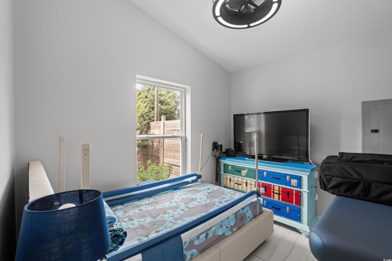 709 Highway 90 Photo 18