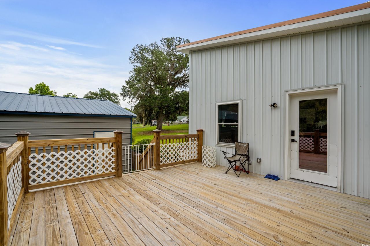 709 Highway 90 Photo 21