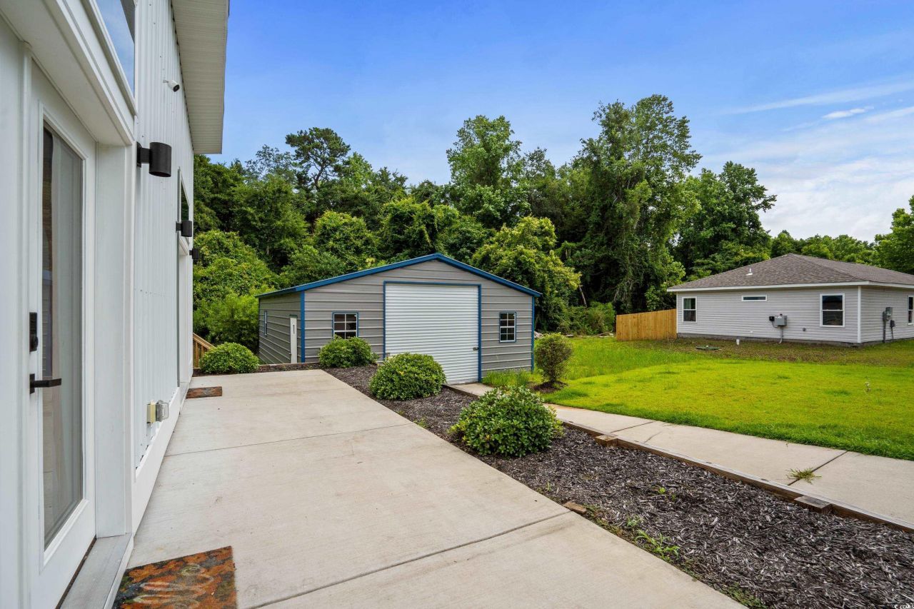 709 Highway 90 Photo 22