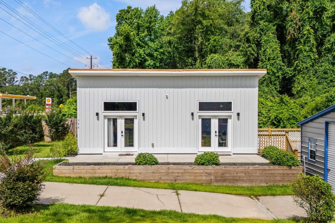 709 Highway 90 Photo 25