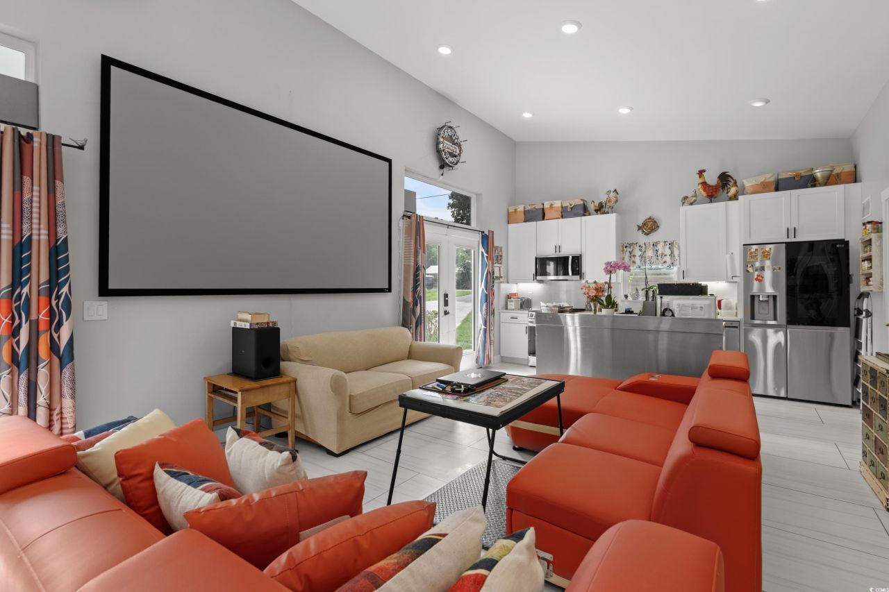 709 Highway 90 Photo 3