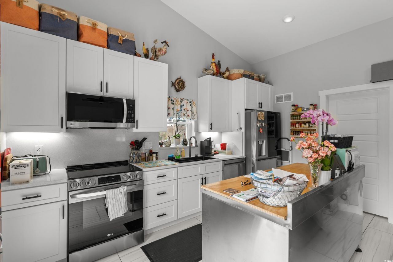 709 Highway 90 Photo 4