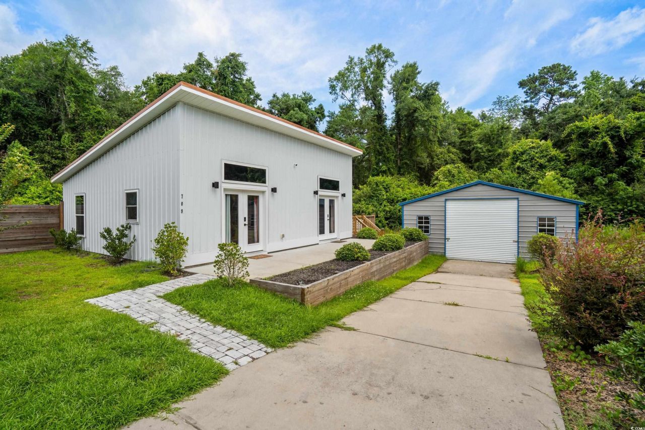 709 Highway 90 Photo 6