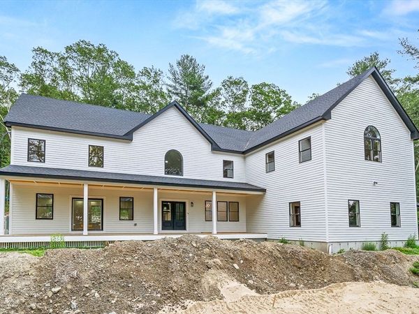 12 Martin St, Carlisle, MA 01741