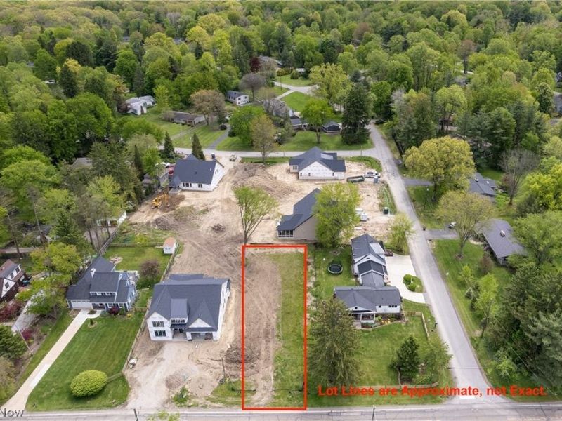 15813 Hemlock Road, Chagrin Falls, OH 44022 Photo 2