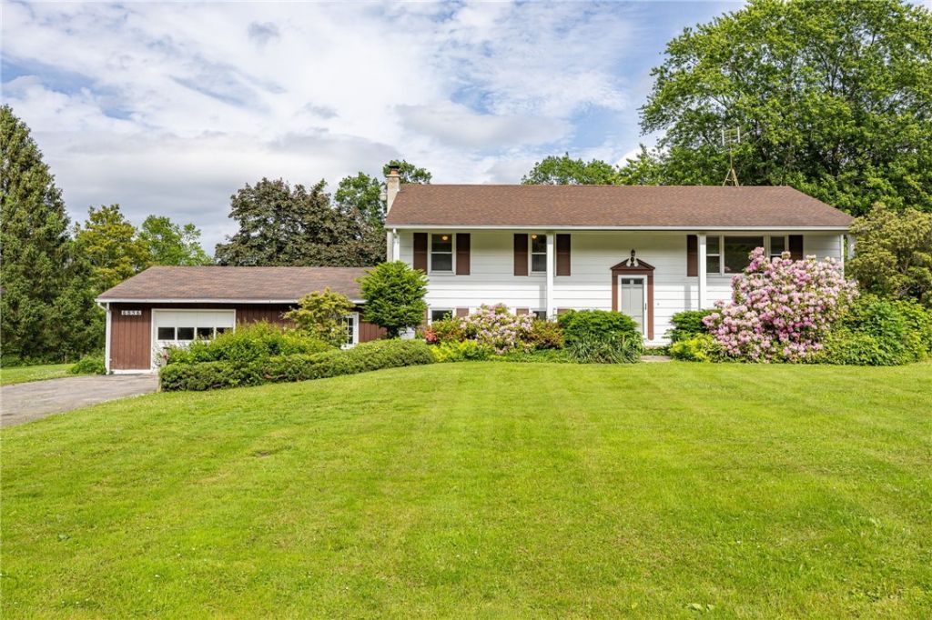 6856 E Port Bay Road, Wolcott, NY 14590 Main Photo