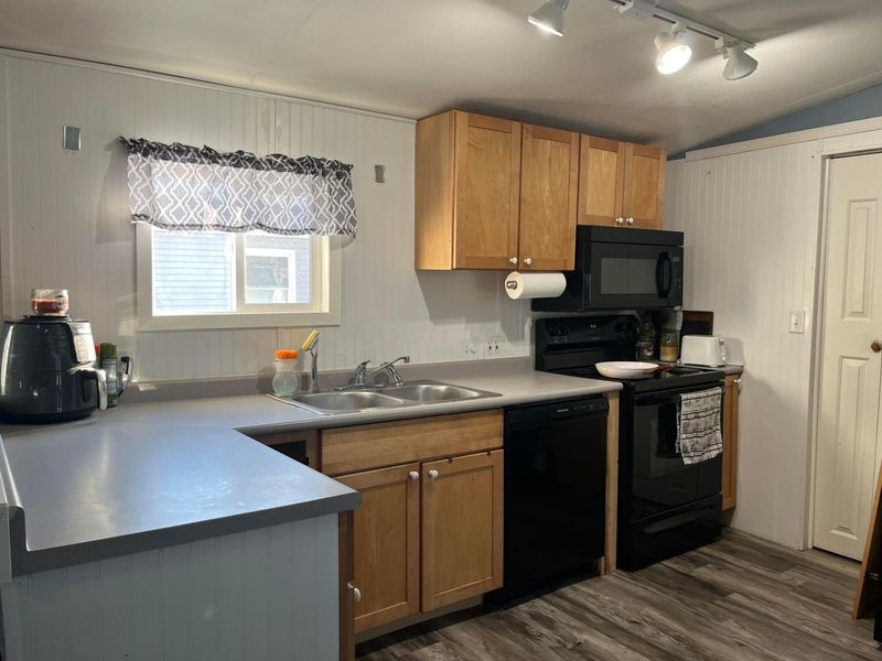 6106 London Groveport Road, Unit C9, Grove City, OH 43123 Photo 4