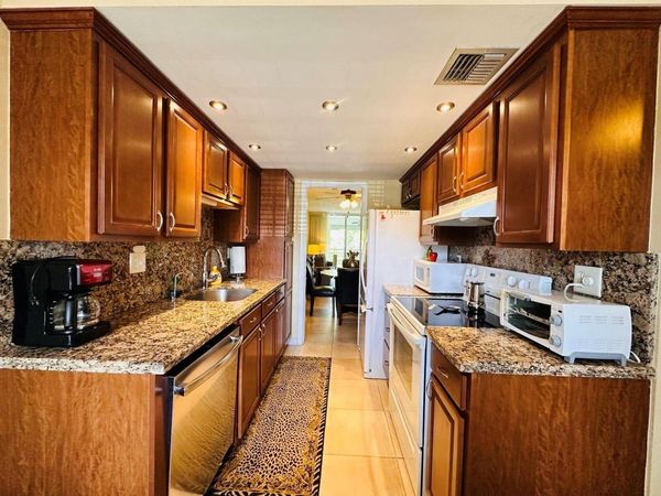 3099 NW 48th Avenue, Unit 253, Lauderdale Lakes, FL 33313