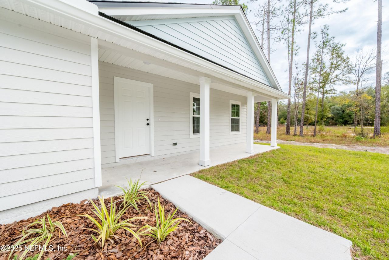 106 Columbia Avenue, Florahome, FL 32140 Photo