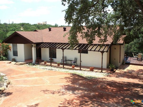 1004 Daviot Drive, Briarcliff, TX 78669