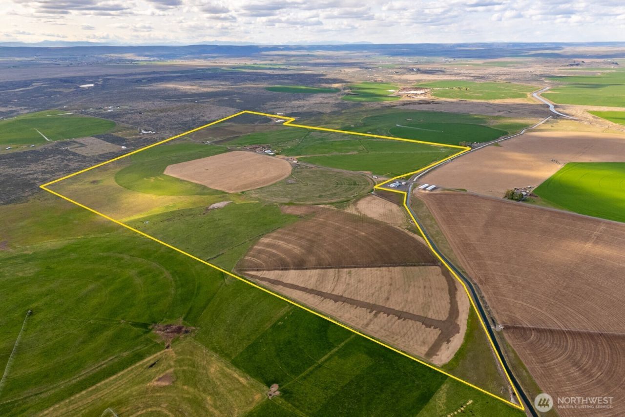 8354 16 Ne, Moses Lake, WA 98837 Main Photo