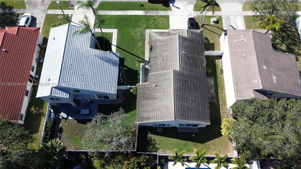 2017 NW 182nd Ave, Pembroke Pines, FL 33029 Photo